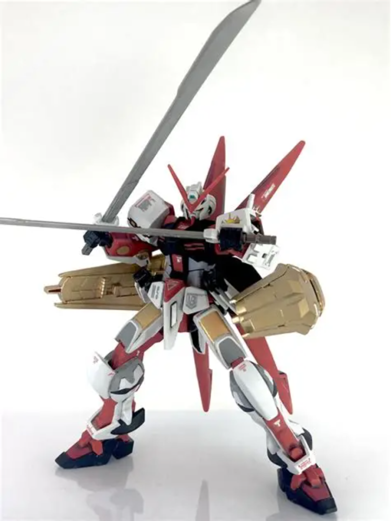 簡易的なドラグーンが組み込まれており、サイの空間認識能力でもシールドを少しなら動かせる仕様となっている。という設定でした、最後まで見て頂きありがとうございます(*´˘`*)Thanks