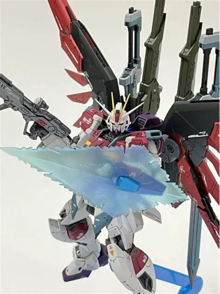 老眼に鞭打ってコアスプレンダーを部分塗装しました合体後はほぼ見えなくなりますし、今後分離させることはないと思います😓