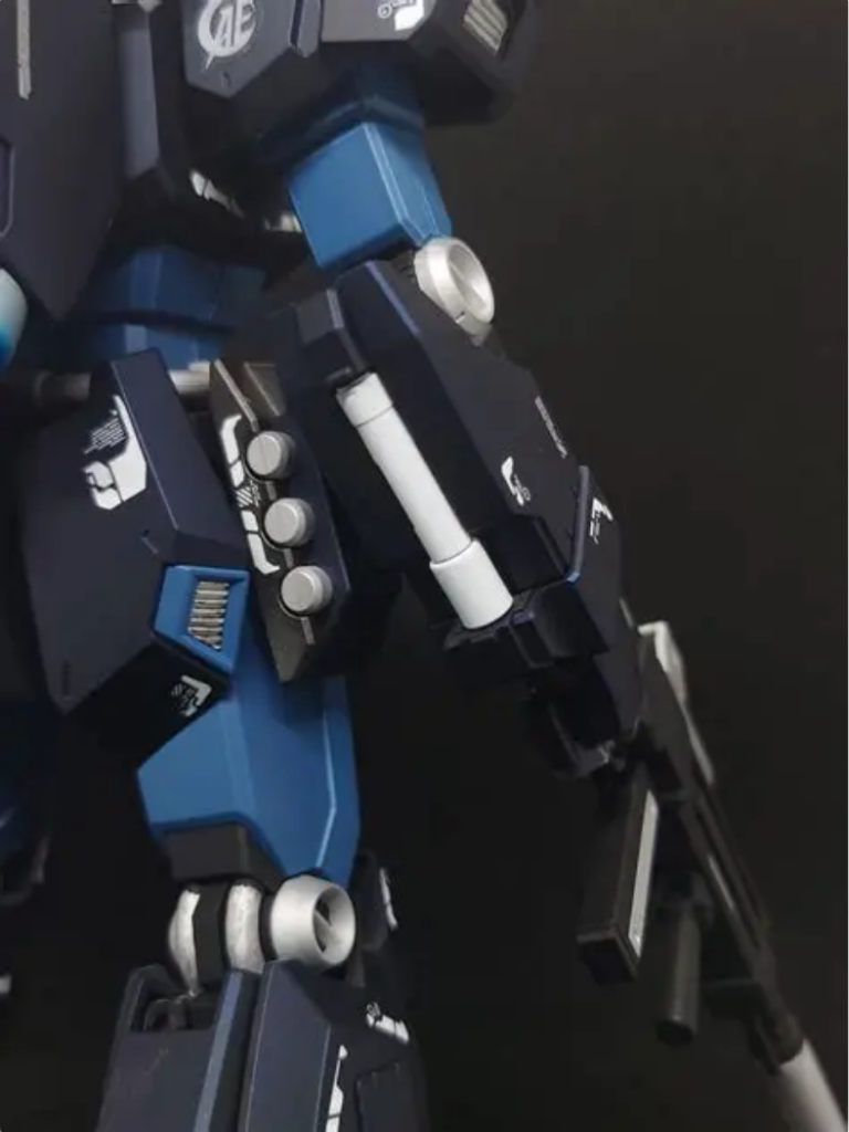 頭部をドリルで穴開け処理塗装している最中に穴開けた方が良くね？と思い急遽ドリルで穴を開け棒ヤスリで研磨しました(笑)