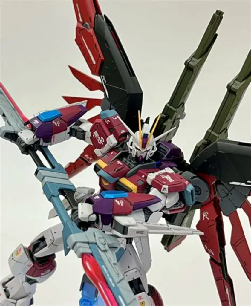 フラッシュエッジの取り付け位置が下腕なので、直立時などポーズによってはシルエットと干渉しまくりです取り付け位置はふくらはぎあたりに設定して欲しいです