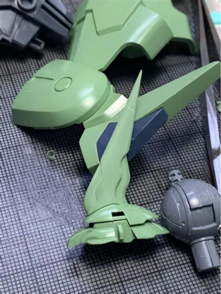 トサカ部分も延長し、シャープ化しました。
