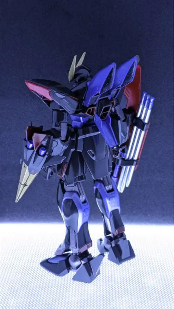 まずはバック写真盾?は4色で塗り分けましたね…関節部分はガンメタ黄色部分はゴールド赤いシール部分と一部はロイヤルメタレッドで紫部分はメタバイオレットです。