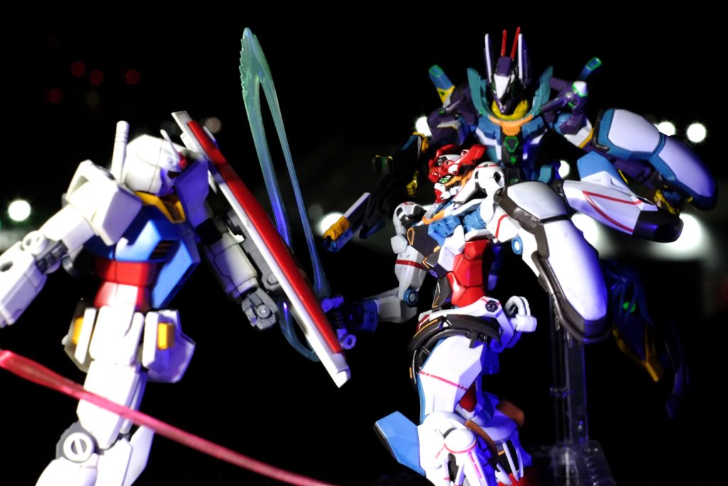 もう、このマチュとニャアンのマヴが良すぎてこの再現やりたすぎてがんばりました。ジークアクスで斬りかかるマチュ、の、影からひょっこり出てきてビームを撃つニャアンのジフレド、の、連撃を捌いてよけきるシュウジのガンダム。