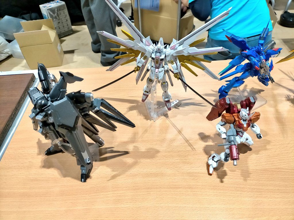 作品名：展示会デビュー<p>不肖みつひデレラ、この度お盆最終日に開催された北海道模型交流会5にて展示会デビューしました。いままで作ったのがストック溜まってきたので思いきって参加。自分の素人に毛の生えたような腕前のやつに比べて、他のブースの作品はどれ […]</p>
