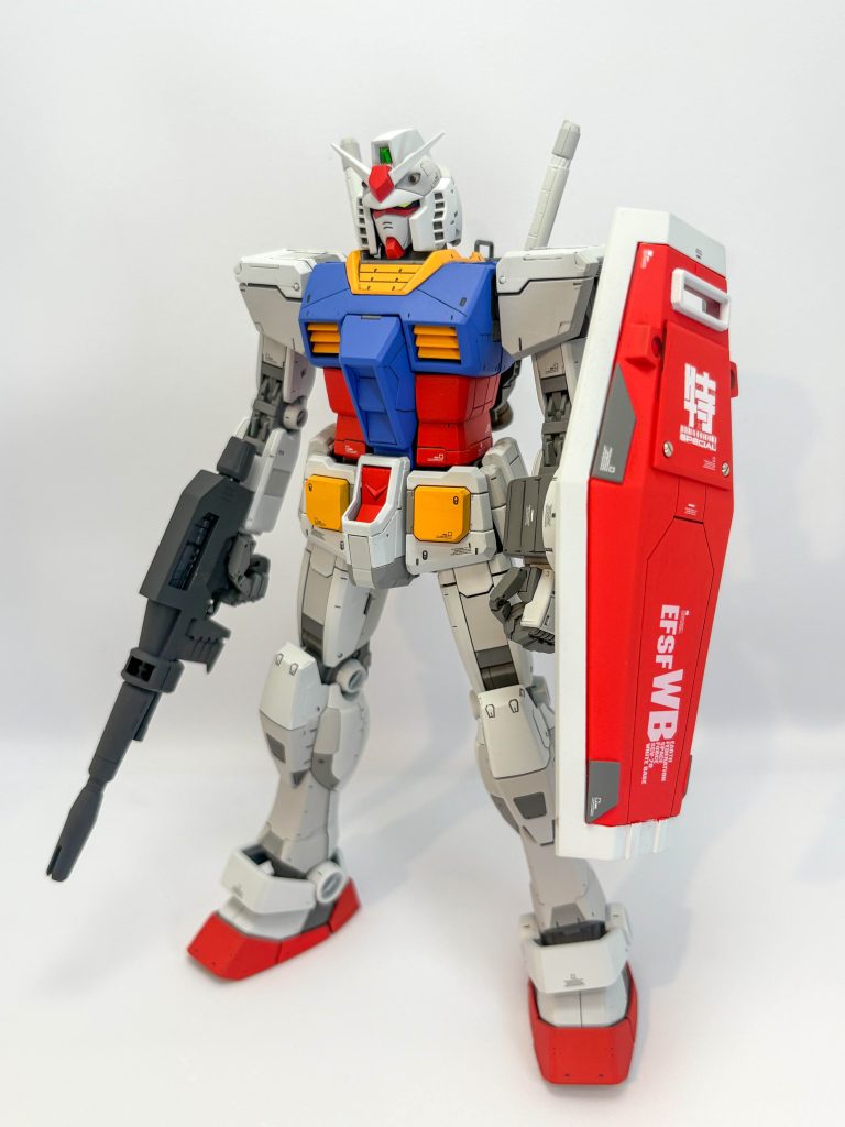 ベースのガンダムに磁石を仕込んで簡単に着脱できるようにしました! 今回はVer.3.0とのミキシングにしたのでフルアーマーパーツがしっかりハマるようにクリアランスを確保するのが大変でした。
