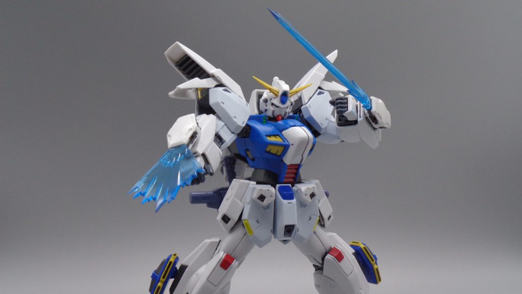 ビームの発振箇所を絞る、特定箇所のみ高出力化する等で近接武器としても使用可能。