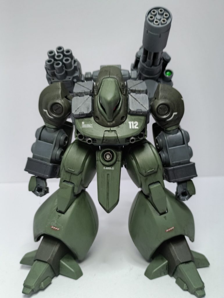 後方支援および拠点防衛向けの機体として作成。マクロスのデストロイド、レイズナーのガンステイド、ガリアンの重射兵モノコットをイメージしています。