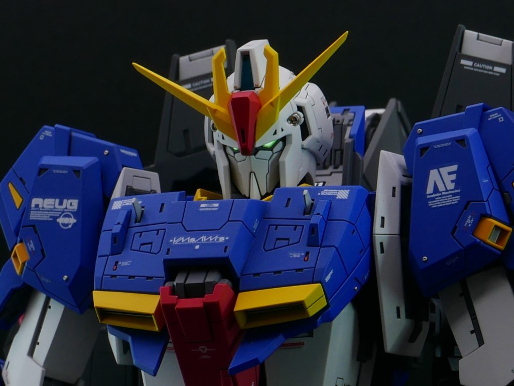 イケメンに撮れたので載せてみましたw頭部改修については、やや平坦だった側面及び後頭部をエポキシパテで若干の厚みを付け、頬や顎についてはアートナイフで削り込んでよりシャープな印象にしてみました(好みは分かれそう)