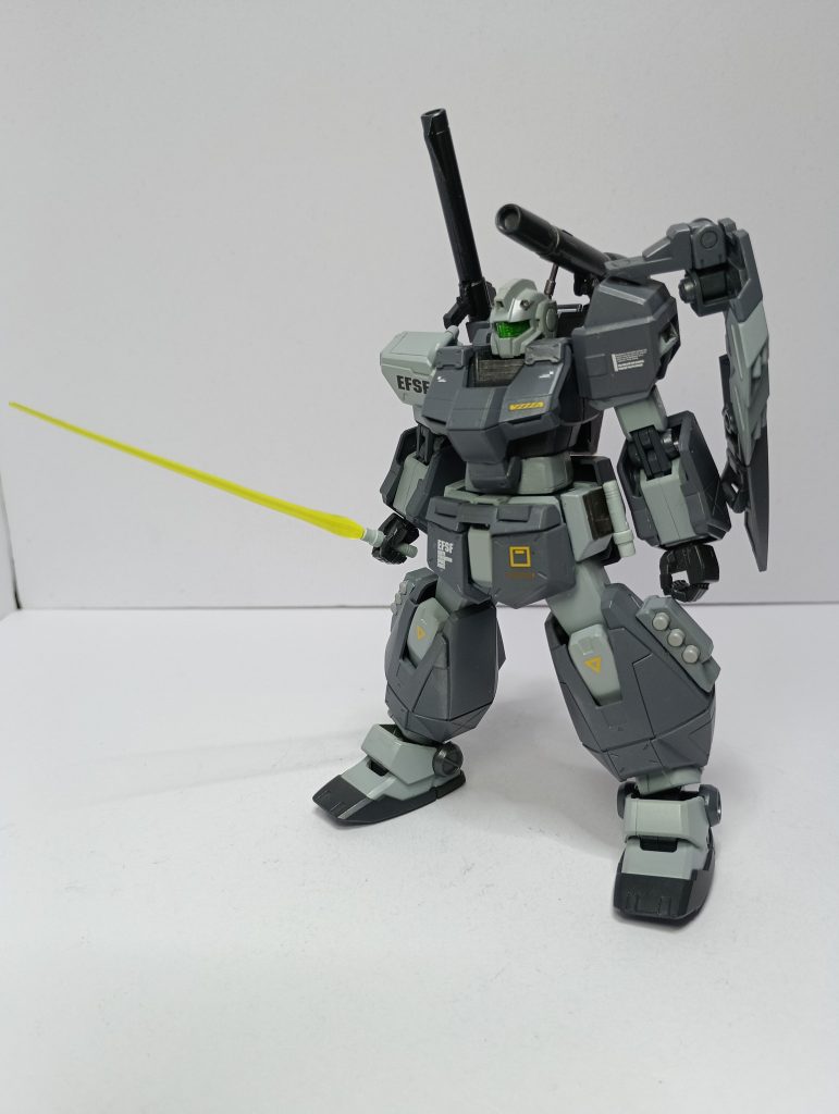 色はアーマー部はMSグレージオン系。本体は当初RLM76ライトブルーだったのですが、青味が少々キツイと感じたので、上に明灰白色(三菱系)を軽く吹いてみました。