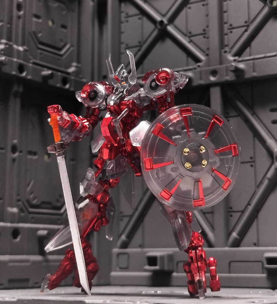 7. 赤いフレームに装甲は新素材の半透明な特殊軽量素材が用いられていることも大きな特徴である。