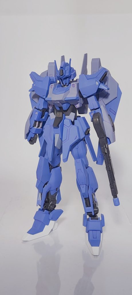 デカールを貼るか悩みましたが無しでスッキリしたプラモに落ち着きました