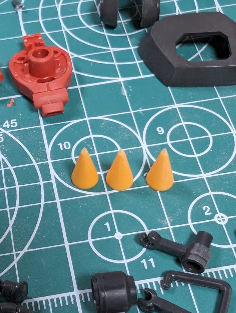 スパイクの鋭角化はゼリー瞬着でやってます