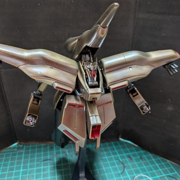 旧キットアルパアジール制作中プロペラントタンク合わせ目消しからサフまで（2枚目）