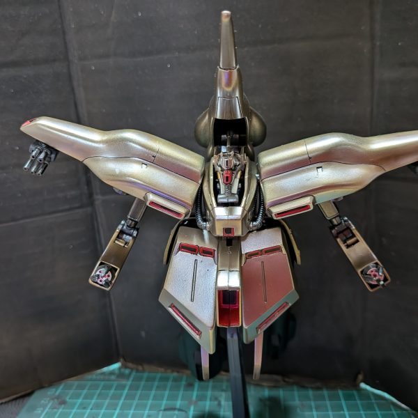 旧キットアルパアジール制作中プロペラントタンク合わせ目消しからサフまで（3枚目）
