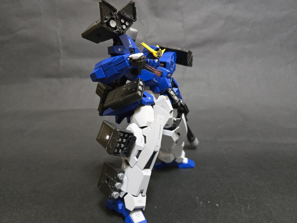 右ミサイルハッチオープン