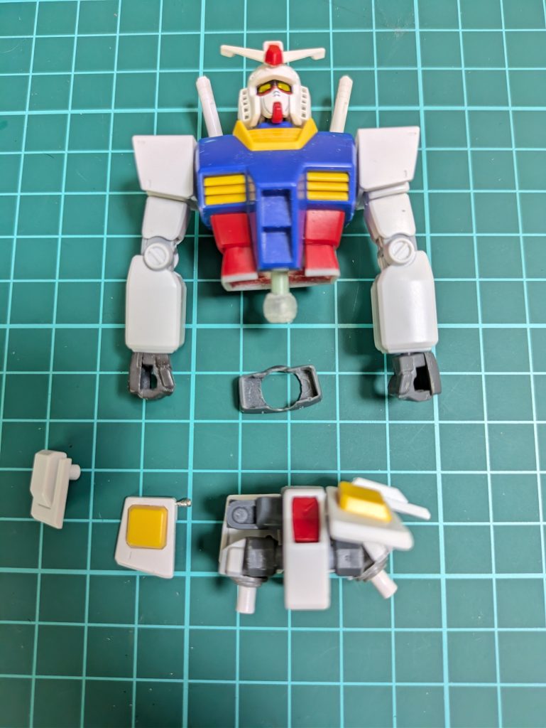 .…そしてこんな感じに収まりました!😚今回身長は変わらないのですが〘腹下パーツ〙成形の際削り過ぎてしまいましたので😱ガーン取り付け位置を少し上げ😅腰と腹部の隙間が大きくなってしまいましたので😱プラバン貼ってごまかしました!🤣.