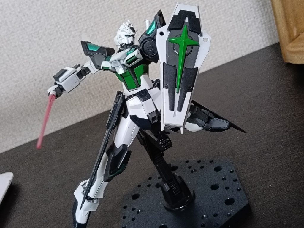 ルプスビームサーベル元のフリーダムのビームサーベルをベースにビーム粒子を2.3倍強めた、接近戦用装備である。