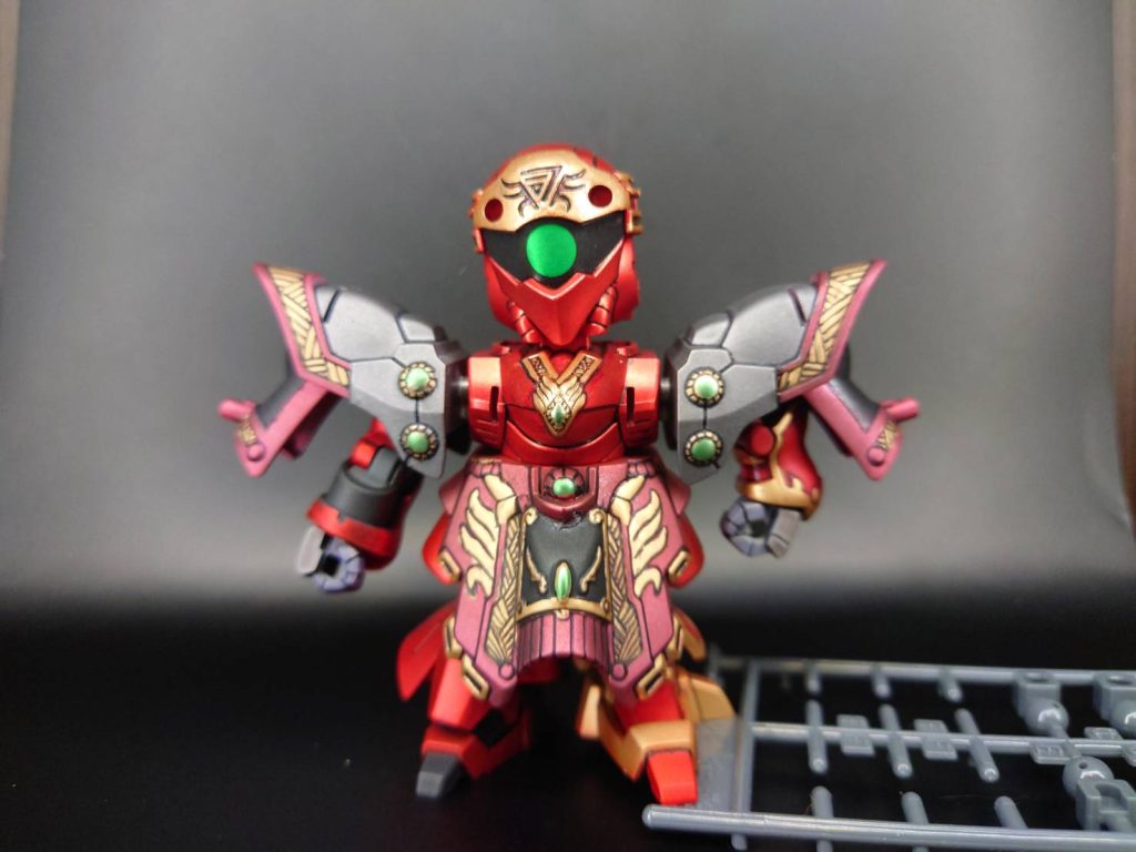 カラーレシピ体レッド…GMロイヤルメタレッド鎧レッド…GXメタリックブラッディレッド+GXメタリックレッド少量肩アーマー…タミヤライトガンメタリックブラック…タミヤメタリックブラックゴールド…GMレッドゴールドグリーン…GMメタリックイエローグリーン仕上げ…水性プレミアムトップコートUVカットスーパースムースクリアつや消し※GM=ガンダムマーカー以上で塗装してます。一応EXスタンダードの足も付けてみたけど足が長すぎるのと太ももが太くて干渉するので足は本来のキットの足を採用しました。メイン写真はEXの足ですので見比べて見て下さい。