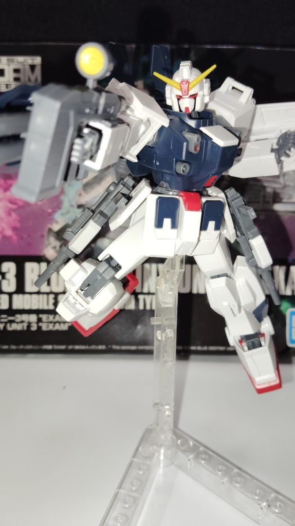 スタイルは完全に陸ガンなのによく見てみると陸ガンの共通パーツがほとんど無い、多分足のパーツくらいだと思う、あとは手足の関節類も共通かな…?