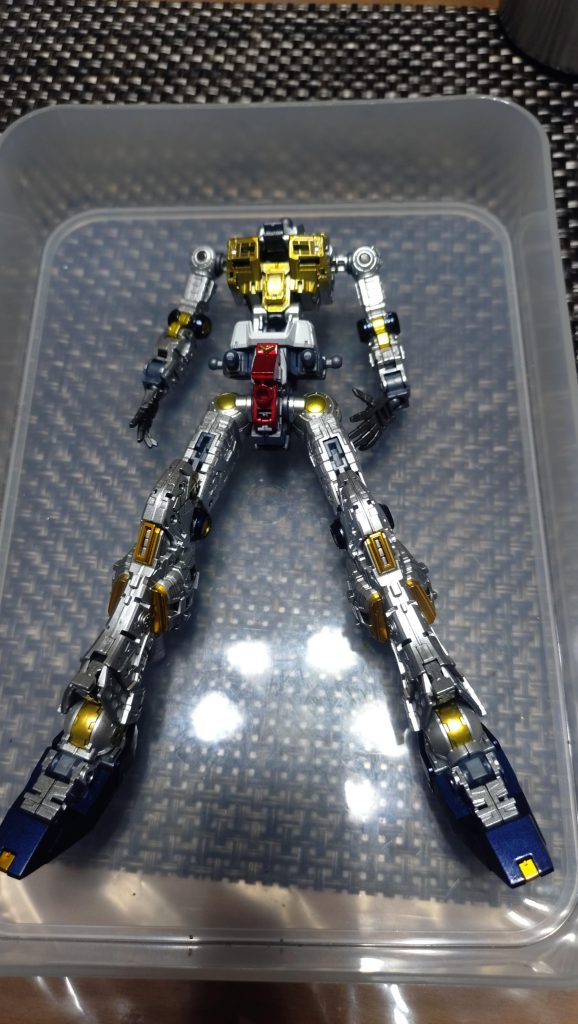 作品名：ニューガンダムの日<p>知らんかった。 知ってたら完成品出したかった。 今からでは間に合わぬではないか!</p>
