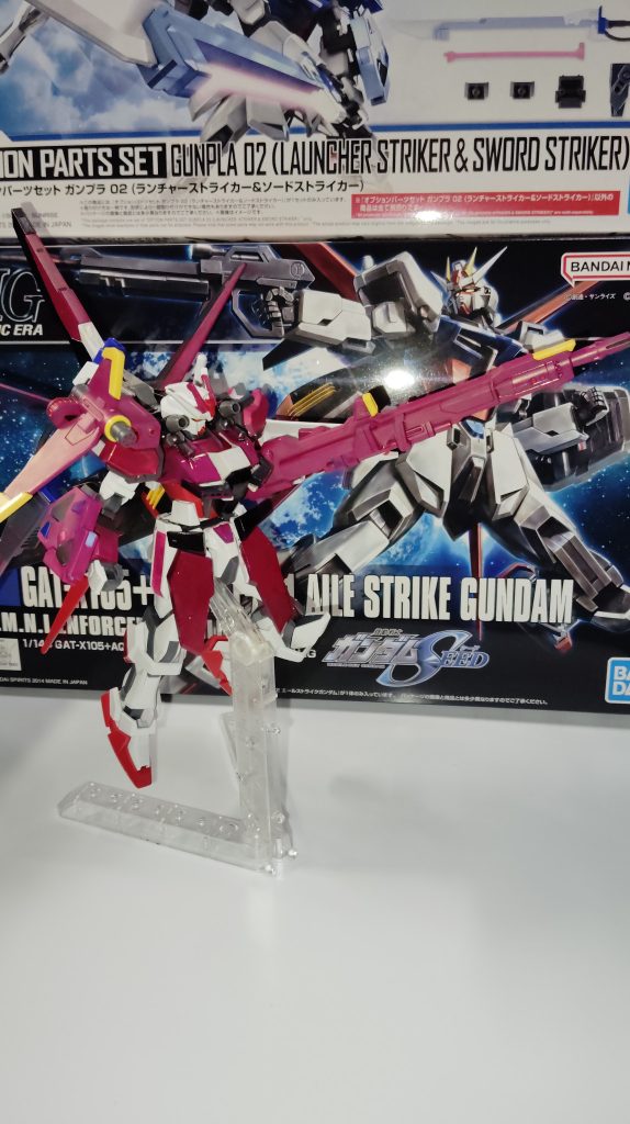 にしてもデケーな、本家スターストライクもここまで大きく無かったが、ストライカーパックがどちらも大きいからな…