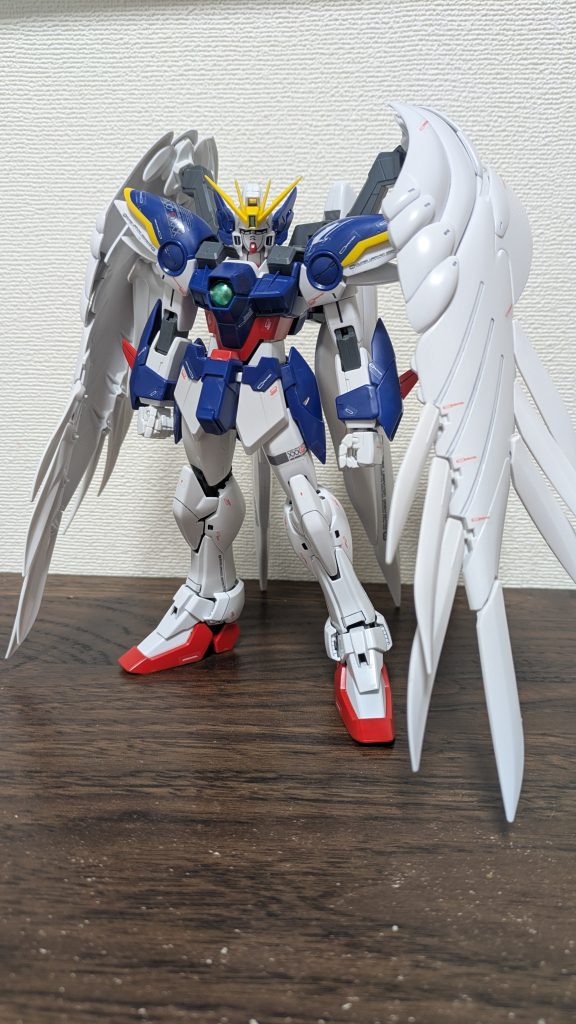 正面イケメン顔にすらっとした体型、巨大な翼と、全てが美しいと言えます。顔の塗装がとても楽しかったです。これだけで満足しちゃう程、、