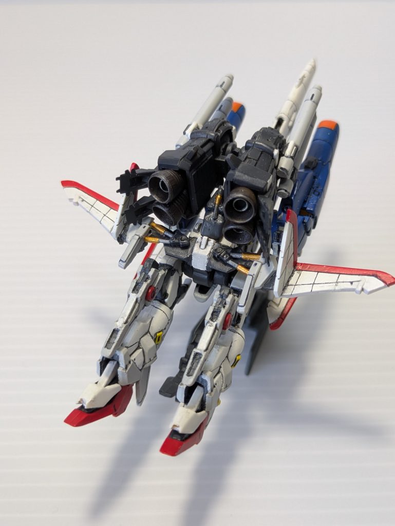 他のアーティファクトのジャンクパーツでシリンダーなどを追加しました。