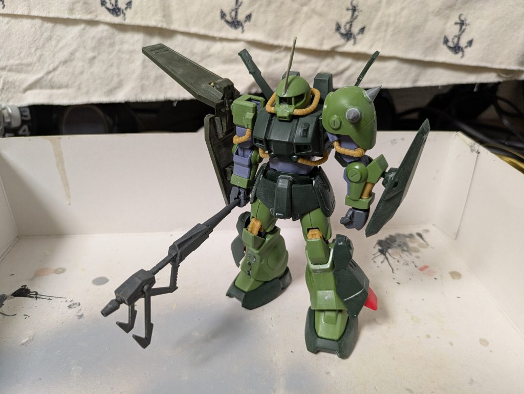 マラサイはUC版のキットを使っています。 配色レシピグレー：メカサフヘビィ黒：メカサフヘビィ→Exブラック赤：メカサフヘビィ→エヴァレッド黄：メカサフヘビィ→マイルドオレンジ関節：メカサフヘビィ→ブルーグレービームサーベル：蛍光イエロースーパースムースクリアーⅲでコートしました。