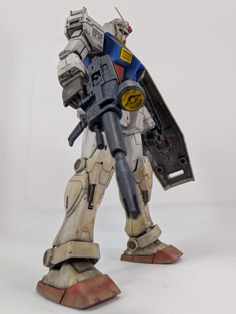 足元、砂の汚れ…毎回ワンパターンの汚しになってきてます(笑)これは「宇宙専用」のMSの時はどう汚すか迷いそうです(gundam-kao5)