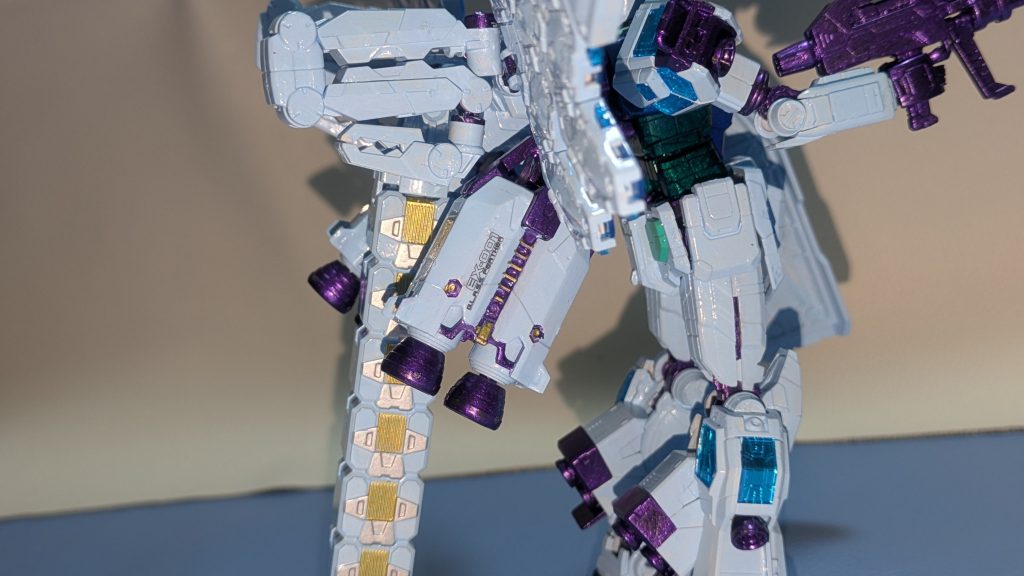 メタリックパープルの部分が少し明るくなりすぎた感じになっていてしまいました