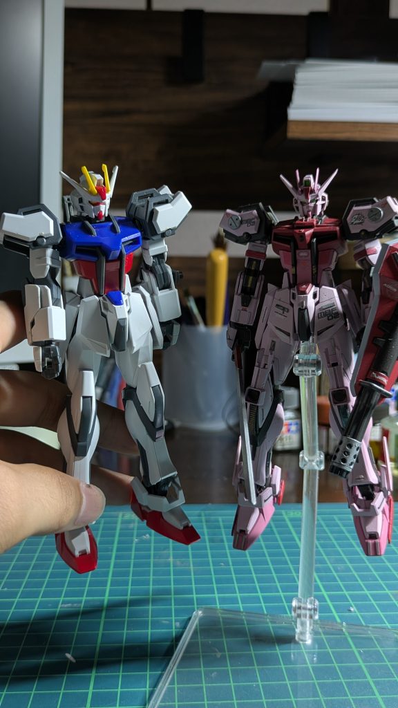 素組みとの比較　なかなかディテールを詰めれたと思います。