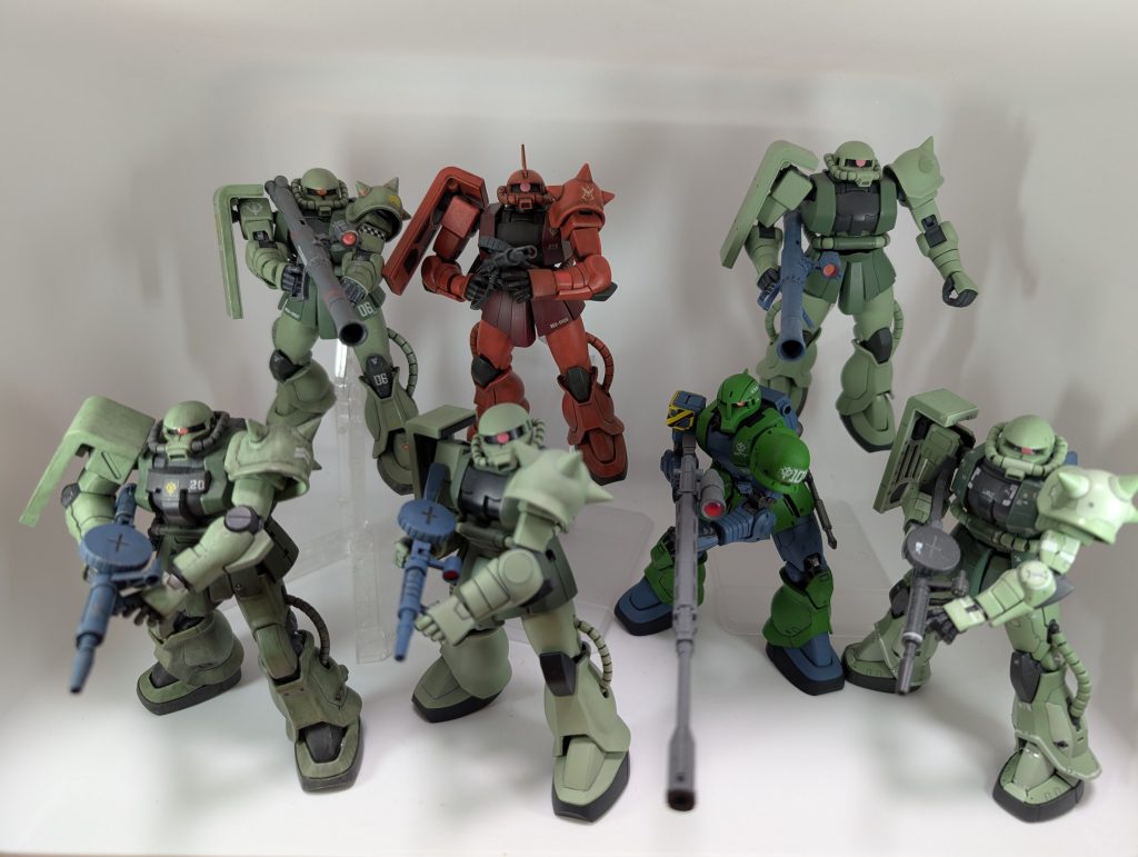 じわじわとザクを増やしております(笑)ソラリ機を並べるの忘れてました!