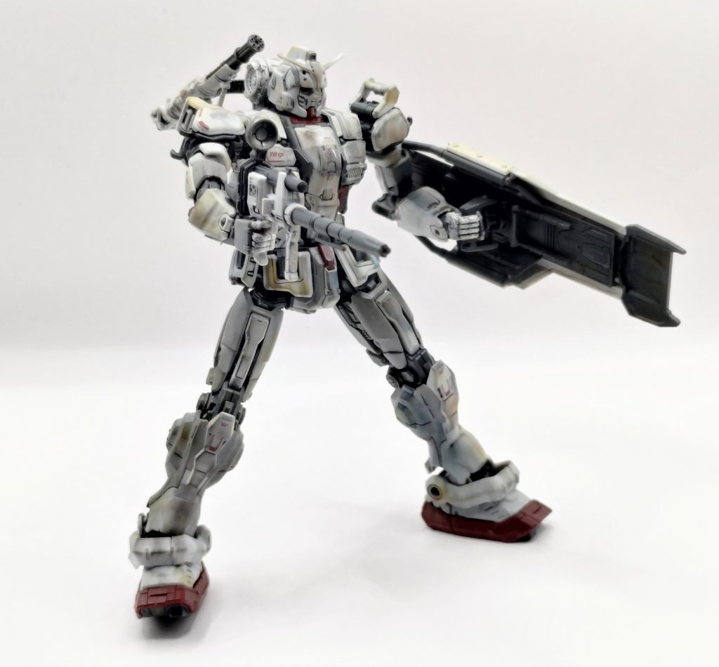 ラッカー塗料でスミ入れした後つや消し吹いてウェザリングマスターで汚し。その後またトップコートのお手軽製作。