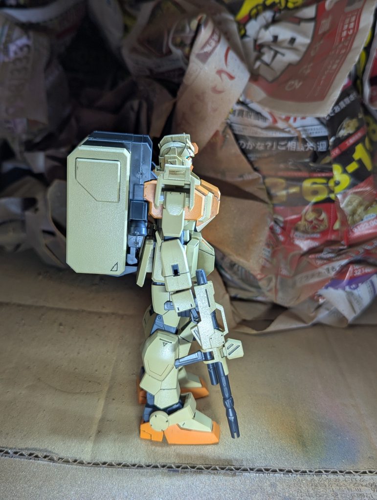 陸戦型ガンダムを陸戦型ジムに近いカラーに塗装して見ました。–3枚目/制作者：Seed