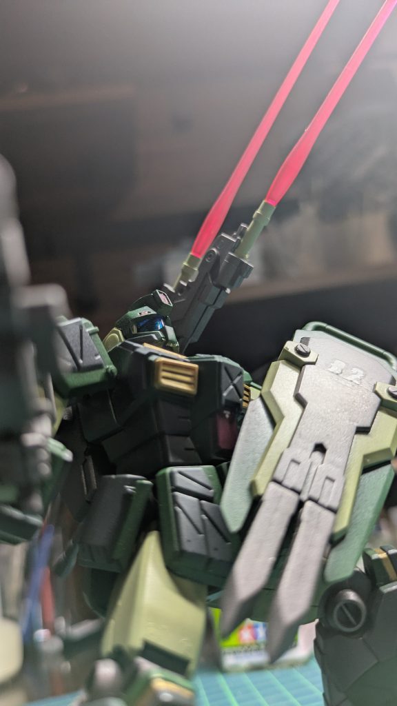 背中にツイン・ビーム・スピアをマウントできるようにしたので固定射撃的なこともできます