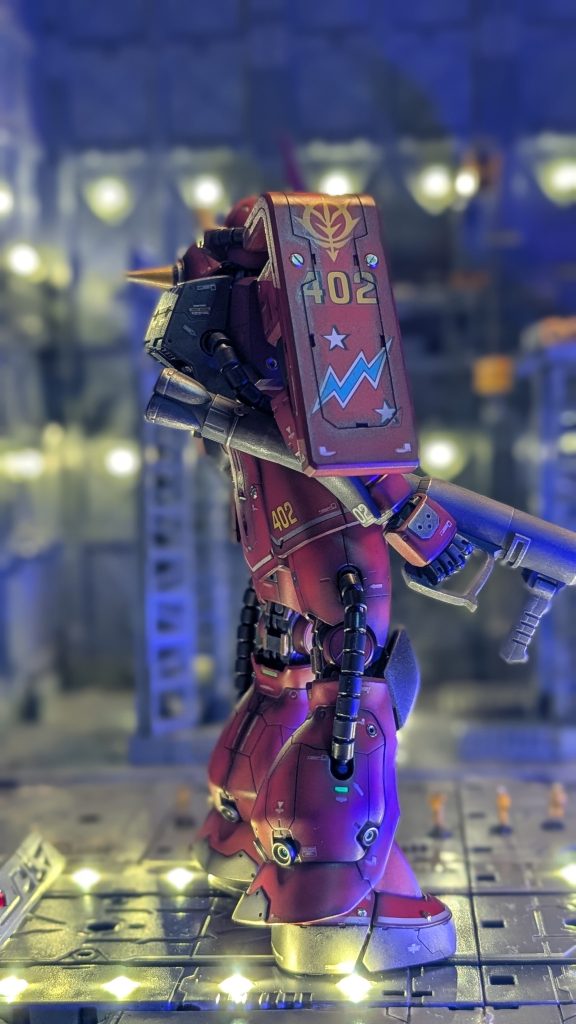 リベットもハイキューパーツです。デカールは、あえてスジボリに干渉するようにしてみました。