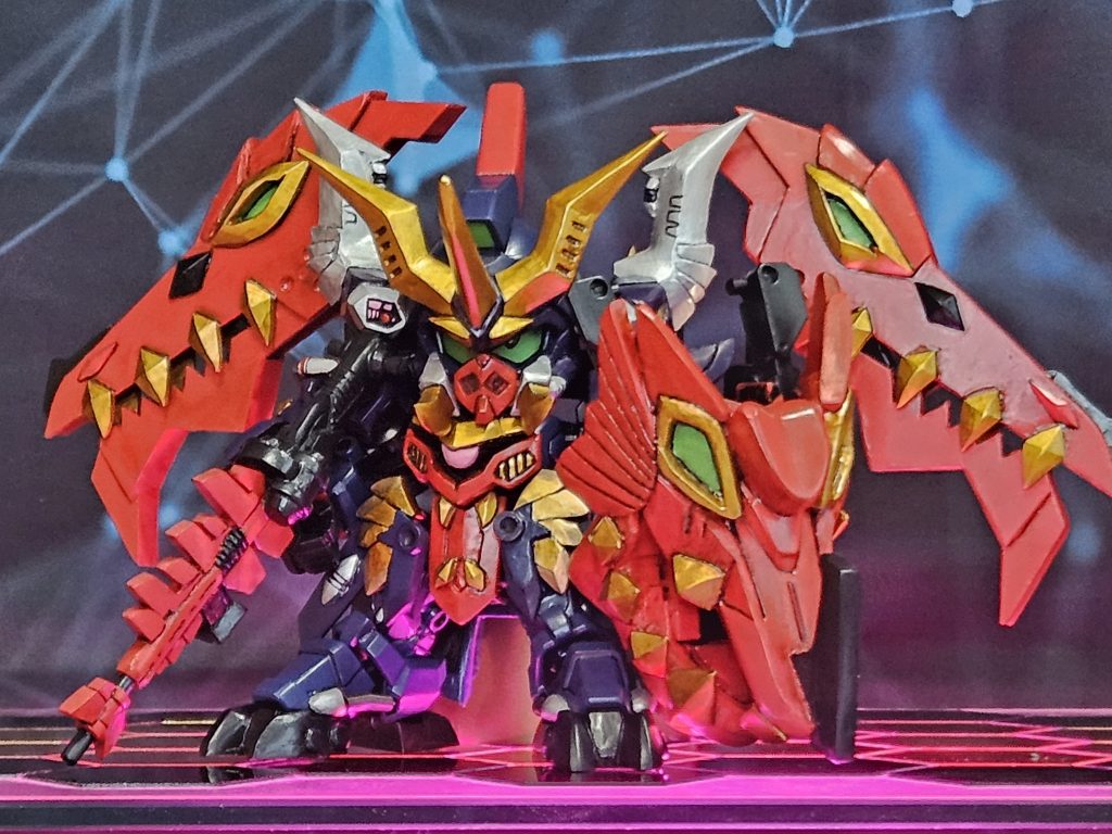 盾と両サイドのドラゴンの装飾は若干デザイン変更してます。