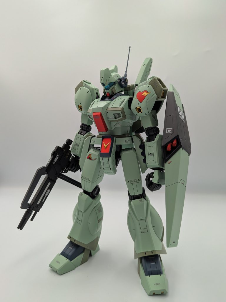 使用したカラーはボディ⋯ライトブルー（ライトグリーン＋少々）部分塗装⋯ライトグリーン　　　　　ヘキサブルー　を使用しました