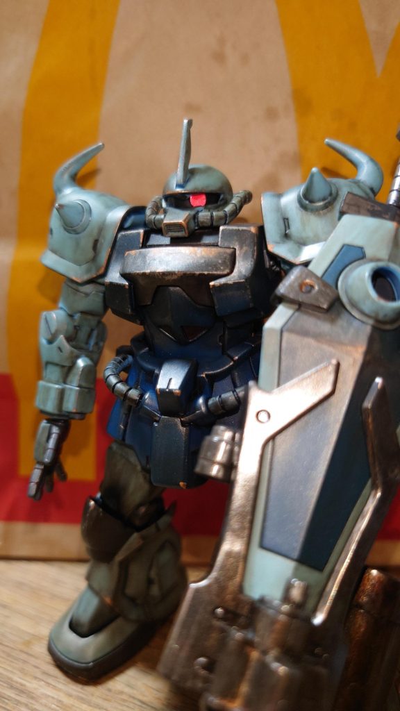 マック🍔 🍟の前で。