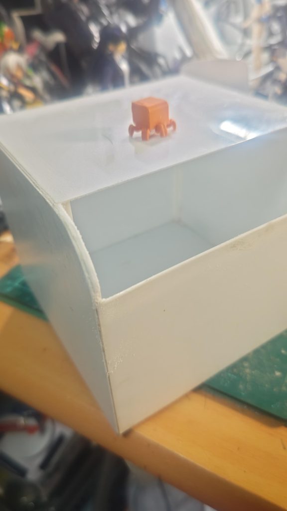 本体は箱組みです