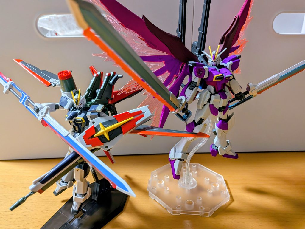 以前作ったデスティニーインパルスと一緒にやはりデスティニーインパルスの方が圧倒的にまとまっていますね。この2機、どちらもバックパックの重さが半端ないため上半身が勝手に反ってしまうのが欠点です…