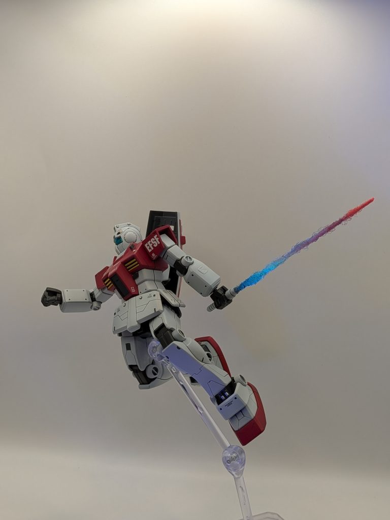 蛍光塗料を塗ったのでブラックライトを当てると良い感じです