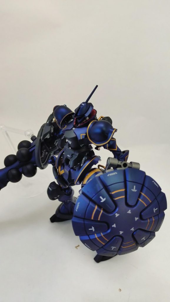 プリズムブルーブラックですが、かなりしっかり撹拌してあげないと、青味が出てくれないんですが、ちゃんと発色するといい感じです!なんか、写真だとバーザムっぽくみえますね(笑)実際はもっと黒みがあって落ち着いた感じです。