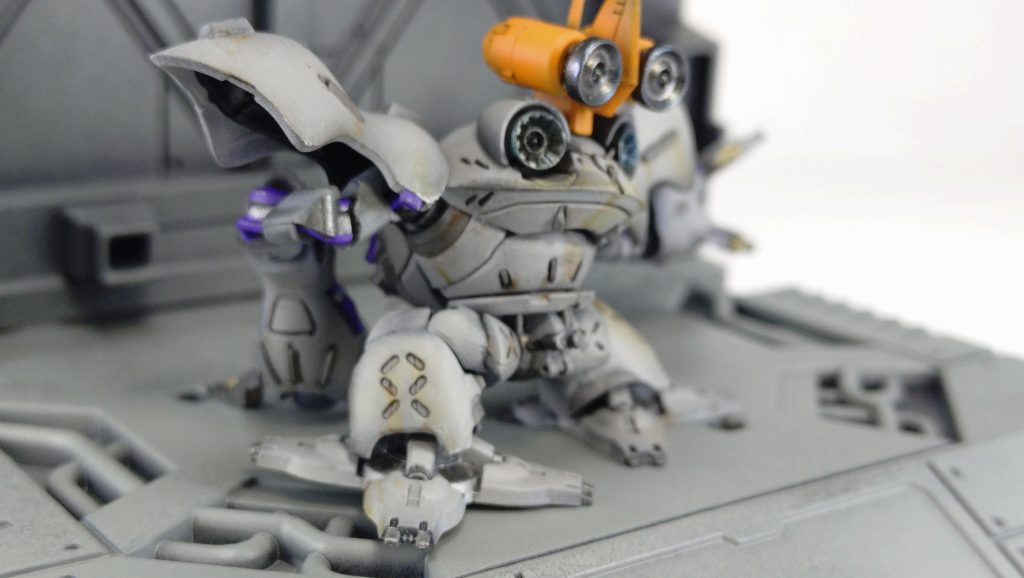 背面一応、バーニアとかはヤケ塗装してます。背負いモノは水中用かなー、と思いつつもヤケ塗装しました、なんでヤケが正解ではないでしょうが・・・ヤケ塗装が好きなんです!作業が!