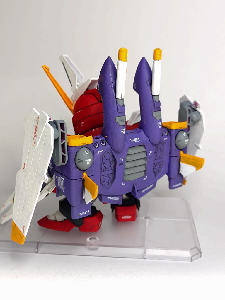 赤…モンザレッド黒…ジャーマングレー黄…ハイネオレンジ紫…エヴァパープル灰…ニュートラルグレー本体色はセイバー風の赤、フレームはインジャ風にシルバー、ファトゥム00はパープルでビビッドに仕上げてます。