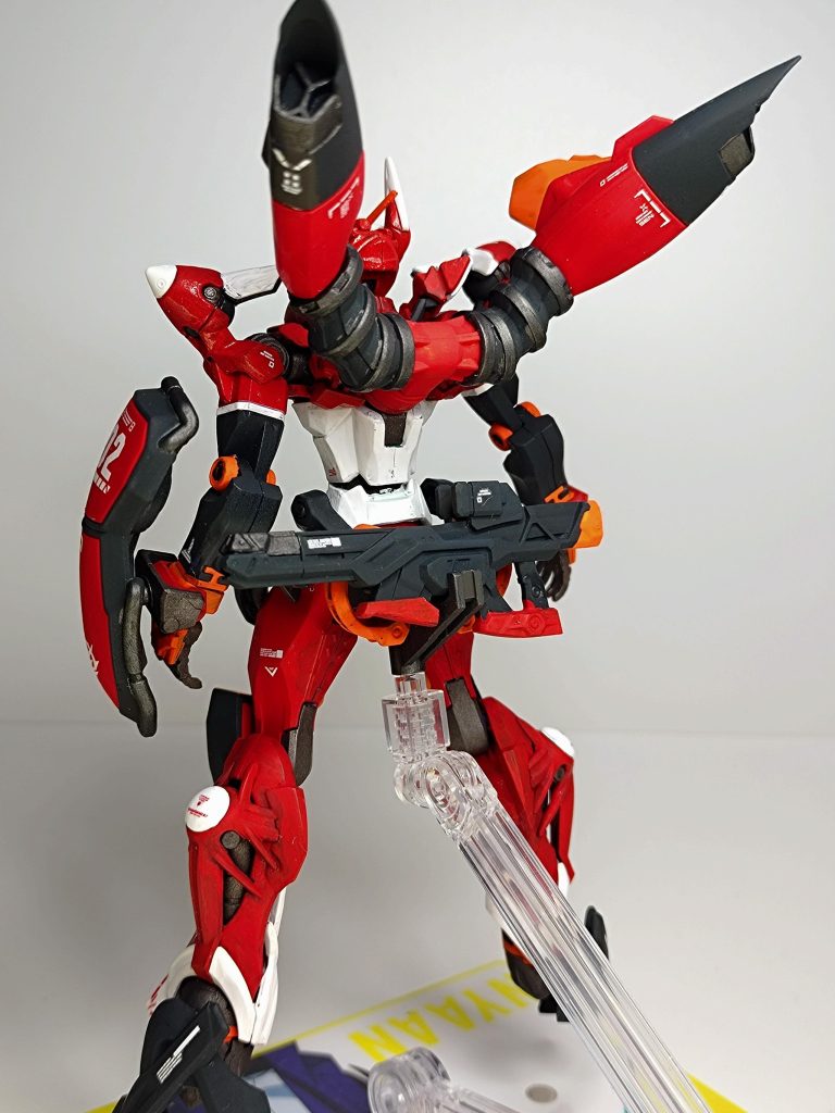 赤…モンザレッド橙…オレンジ黒…ジャーマングレー灰…スターブライトアイアンデカールは以前製作した初号機()になるべく合わせて、ジオンロゴなど一部に変化をつけてます。