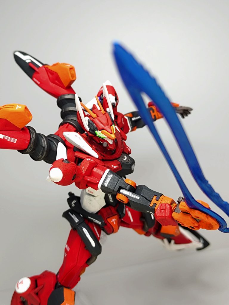 ビーム・サーベル赤い機体には青い刃を持たせたい…!完全にソードインパルスに影響を受けてます。