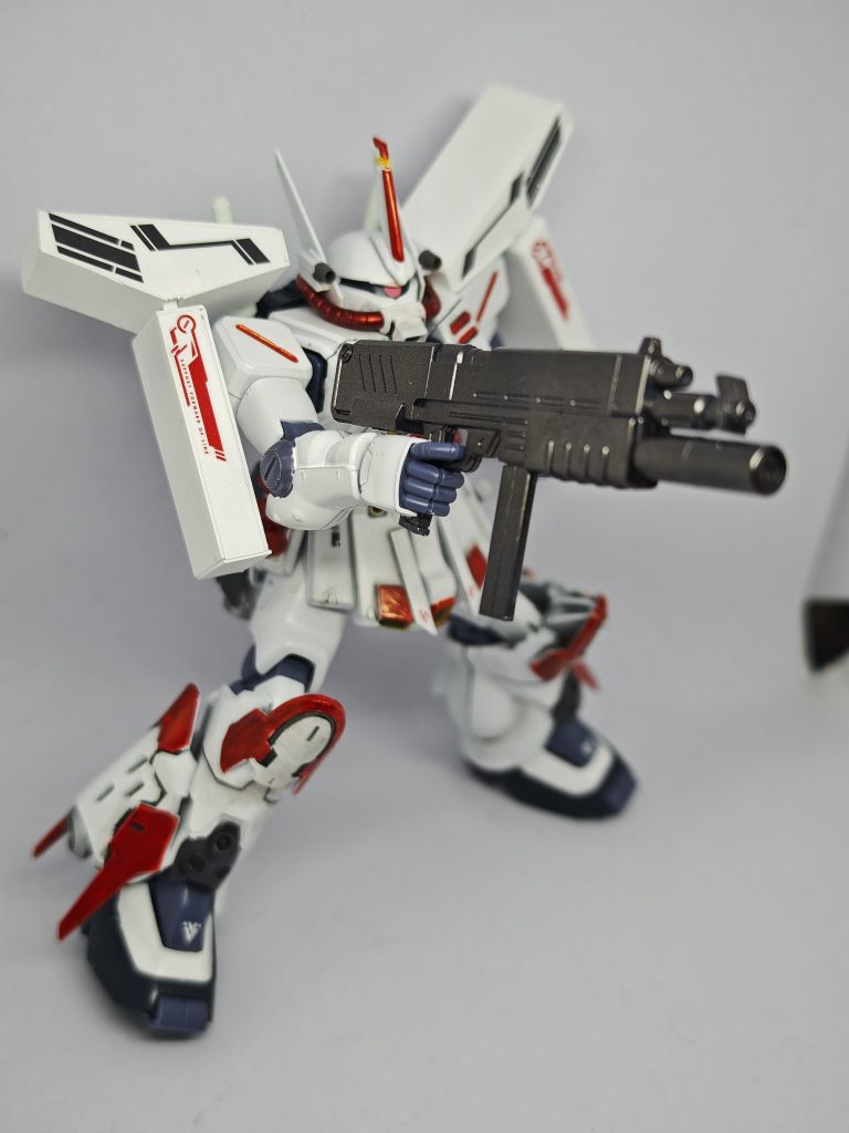 武器の９０ｍｍマシンガンはガンメタで塗装しました。