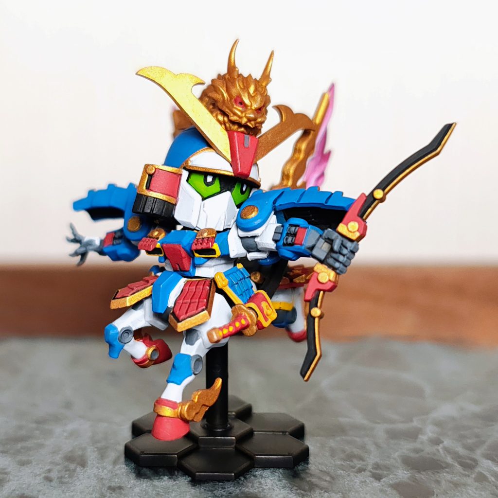 ちょっとあっち向いてキメ角度で。せっかくなので武者影ゼータ意識でブルーとブラック多めの配色にしてみました。スミ入れはあっさり少な目が好みです。