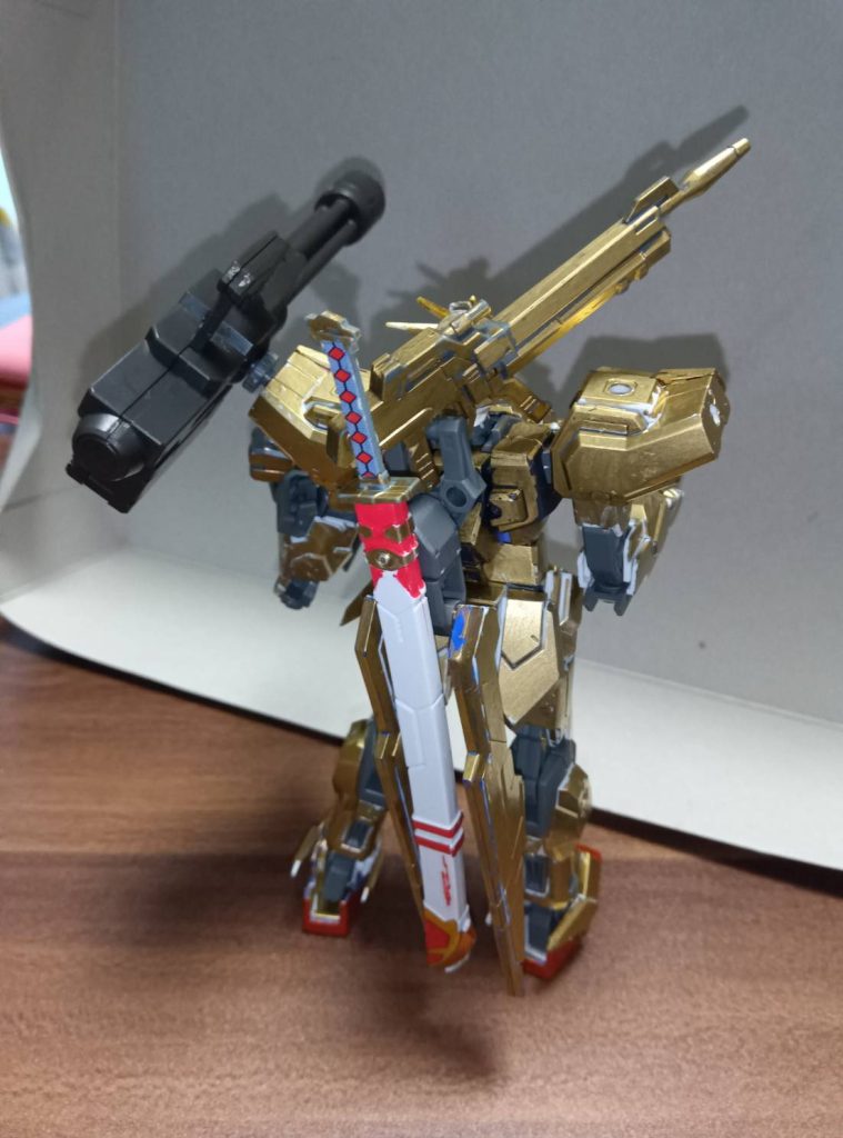 息子が作った金ぴか–5枚目/制作者：HNK55SK